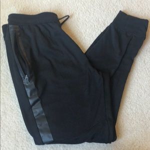 American Eagle black joggers Size M